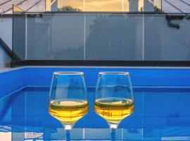 "Golden Sky"Rooftop Pool Villa, hotell sihtkohas Vodice