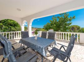 2 Bedroom Lovely Apartment In Potocnica, hotel in Potocnica