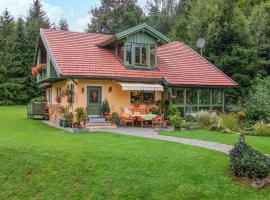 Cozy Home In Bayerisch Eisenstein With Wifi, feriebolig i Regenhütte
