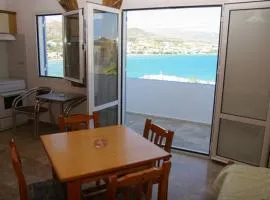 Sea View And Mountain View Apartment For 4 People