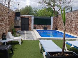 Casa Adosada, hotel din Bormujos