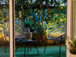 La Martina Glam Residence - 15 Airport Macedonia, Hotel in Trílofon