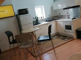 Appt le bois dormant 50 m2 terrasse, hotel v destinaci Mazingarbe