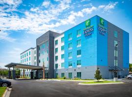Holiday Inn Express & Suites Pensacola Airport North – I-10, an IHG Hotel, hotell i nærheten av Pensacola internasjonale lufthavn - PNS i Pensacola