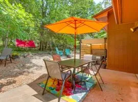 Hot Tub and Fire Pit Holiday Island Getaway!