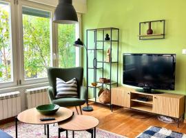 Sunny apartments, khách sạn ở Budva