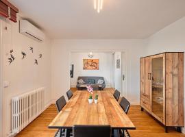 Les Hirondelles - 2 chambres, 3 lits, climatisation et balcon, hotel in Bourg-en-Bresse