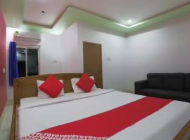 OYO Flagship 67063 Roy Villa Resort, hotel en Baharampur