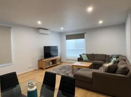 Waratah Holiday Home, self catering accommodation in Unanderra