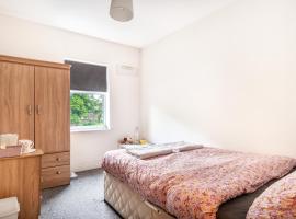 Cocoon- A cozy retreat، فندق مع جاكوزي في مانشستر