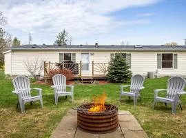 Elk Rapids Retreat 3BDR Vacation Home Newly Renovated ➠ 136