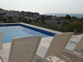 Meerblick, Apartment in Villa mit Terrasse, Pool und kostenlosen WLAN neu renoviert, căn hộ ở Benissa