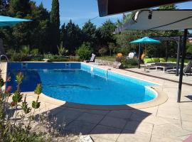 Gîte 2 pers dans havre de paix cévenol, hotel a Laroque