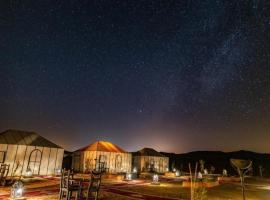 Fantastic Luxury Camp, hotel em Merzouga
