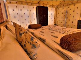 Rumis Desert Camp – luksusowy kemping 