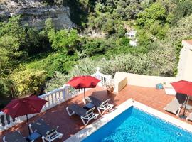 Villa Ignacia B&B - Nature between Ronda & Setenil – hotel w mieście Arriate