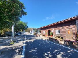 Xing Ji Bungalow, pet-friendly hotel in Kenting