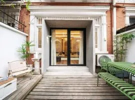 Moli B&B-Jing'an Temple near the subway private yard Townhouse garden villa