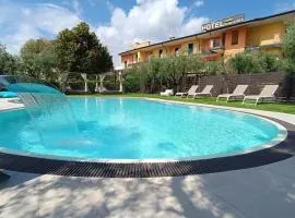 Hotel Confine