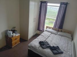 Room for rent in Waterford City, hotel v mestu Waterford