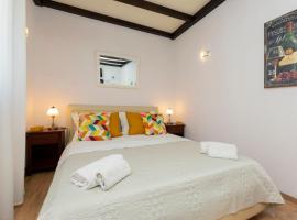 Apartments Cash and dash, hotel i Krilo