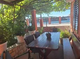 Charming house with sea view in Potirna, garden