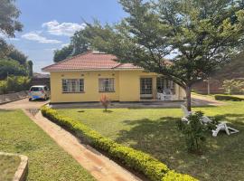 Chrinas Guest House, rental liburan di Lilongwe