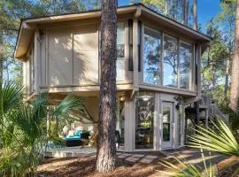Treehouse, Harbourtown, Sea Pines