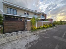 Capital H Villa, hotel i Trou d'Eau Douce