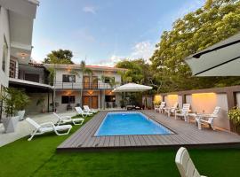 OCEAN DRIVE LODGE, hotel with pools in Monta&ntilde;ita