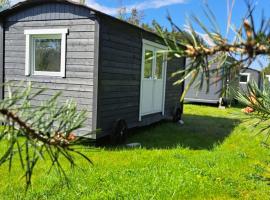 Glempings Bērzciema Lagūna, area glamping di Bērzciems