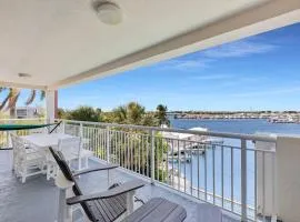 Andros - Spacious 2x2 Waterfront Condo