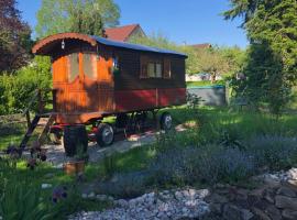 La roulotte de Nath, campsite in Cousance