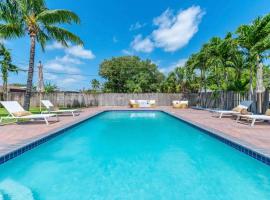 Backyard Oasis 5 minutes From Hard Rock Casino, hotel in Fort Lauderdale