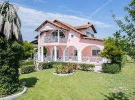 Villa Regina By The Sea