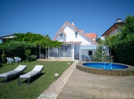 Будинок біля моря з басейном Одеса для 7 гостей - 3 спальні, hotel di Oldenburg
