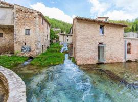 Casa Vacanze Fonte del Menotre, hotel v destinaci Foligno
