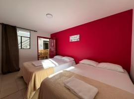 The Urban Getaway - 4 Bedrooms 3 Bath, apartmán v destinaci Baños