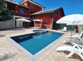 VILLA LAURA Rooms & Pool, hotel econômico em Fossano