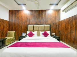 De Galexy Hotel Near Delhi Airport, hotell i New Delhi