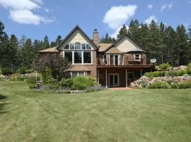 Spectacular Garden Chalet close to Rib Mountain