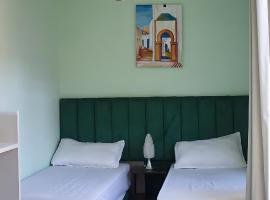 Riad AHFIR, hotel em Tarudante