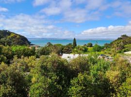Whatuwhiwhi TOP 10 Holiday Park، بيت عطلات شاطئي في Tokerau Beach