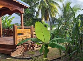 Bungalow Gwayav Lodge - votre cocon urbain chez l'habitant, hotel em Goyave