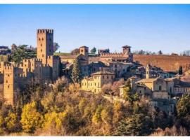 Il Castello, apartment in CastellʼArquato