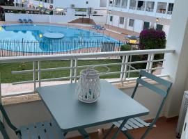 Calan Blanes con piscina, hotel din Ciutadella