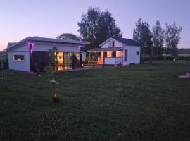 Mäeotsa saunamaja ja grillmaja, cabin in Pärnu