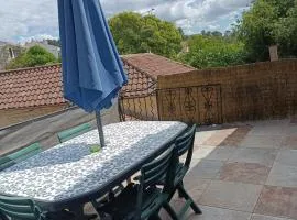 T3 terrasse calme Nîmes proche centre