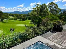 Ralphie’s Villa 2 bed 2 bath with Valley views, self catering accommodation in Kangaroo Valley