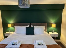 Orange Lilly In Stroud With Free Parking, hotel a Stroud